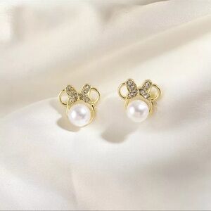 Minnie Mouse Gold Tone With Faux Pearl Stud Earrings
